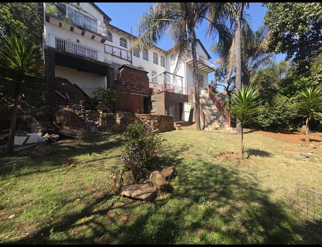 5 BEDROOM HOUSE FOR SALE IN GLENVISTA